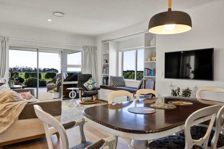 Photo of property in 60 Turangi Road, Motunui, Waitara, 4383