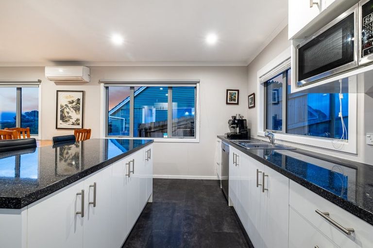 Photo of property in 17a Gloucester Street, Cannons Creek, Porirua, 5024