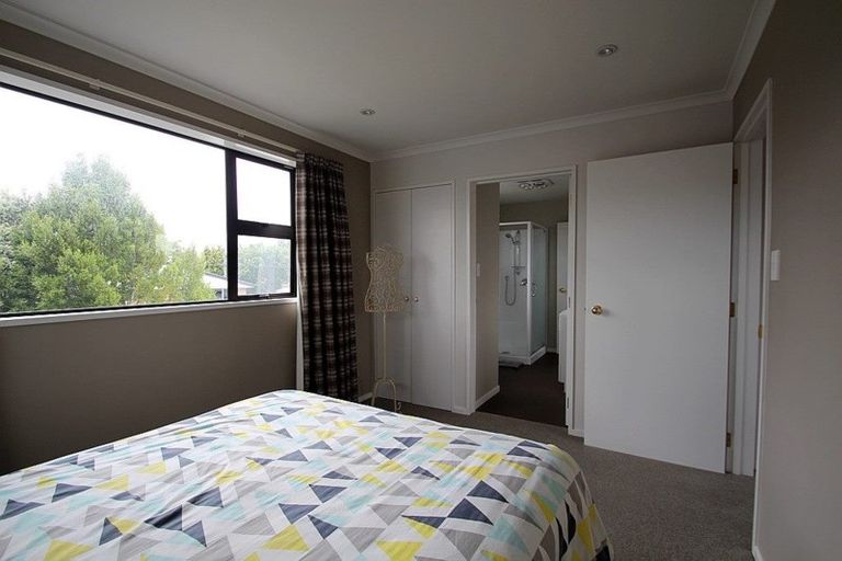 Photo of property in 2 Margaret Street, Gore, 9710