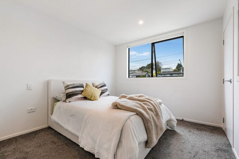 Photo of property in 1/83 Vodanovich Road, Te Atatu South, Auckland, 0610