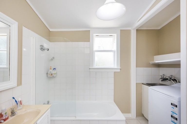 Photo of property in 58 Matipo Street, Takaro, Palmerston North, 4410