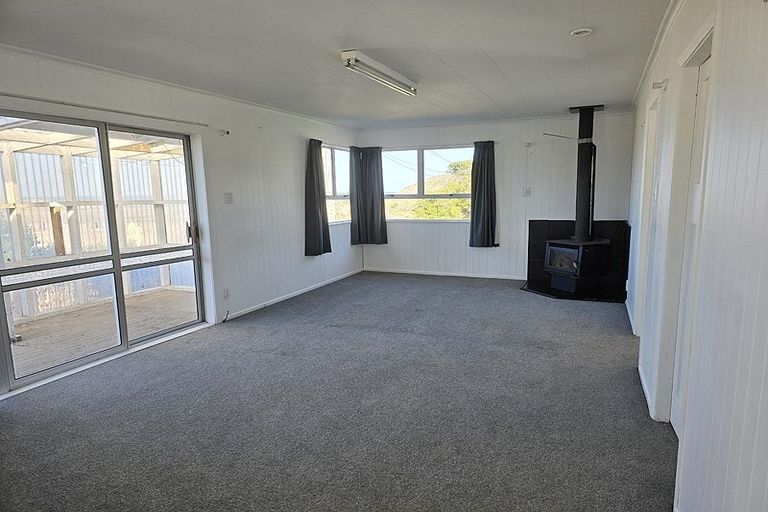 Photo of property in 12 Whangaimoana Beach Road, Whangaimoana, Featherston, 5772