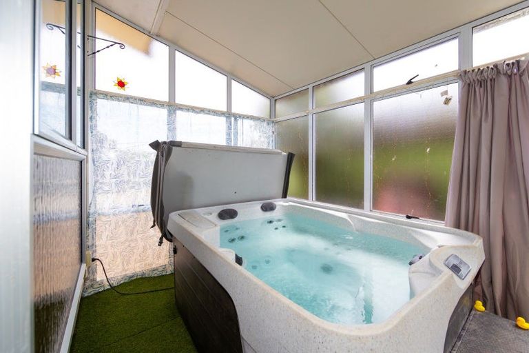 Photo of property in 14 Sutton Avenue, Clive, 4102