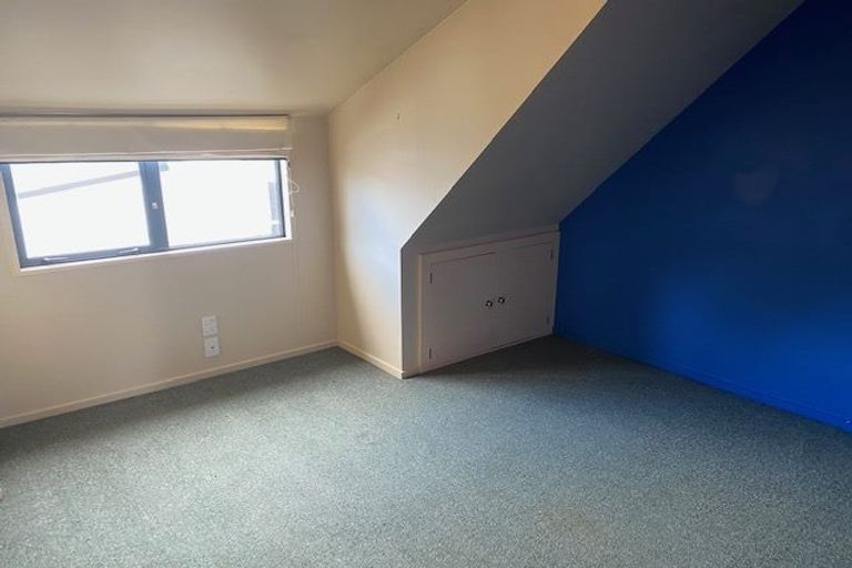 Photo of property in 2/218 Edgeware Road, Edgeware, Christchurch, 8013