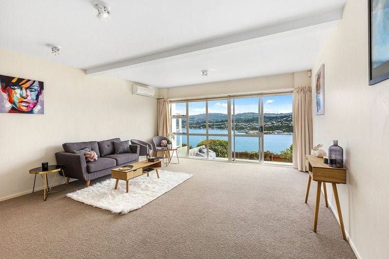 Photo of property in 131 Akaroa Drive, Maupuia, Wellington, 6022