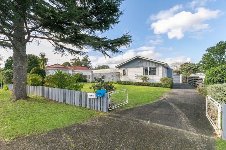 Photo of property in 10 Lipton Grove, Opaheke, Papakura, 2113