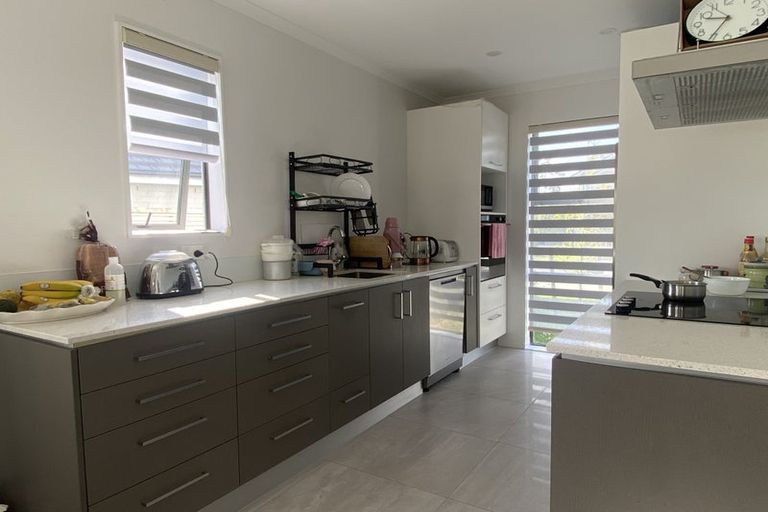 Photo of property in 4 Frank Newton Road, Swanson, Auckland, 0614