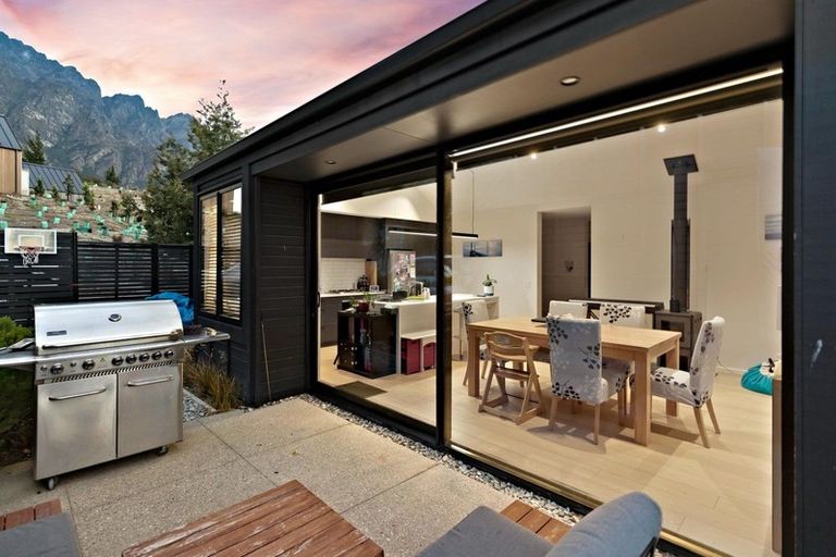 Photo of property in 2 Kotuku Lane, Hobsonville, Auckland, 0616