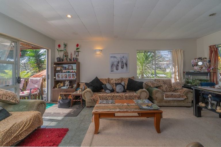 Photo of property in 2/20 Mile Place, Henderson, Auckland, 0612