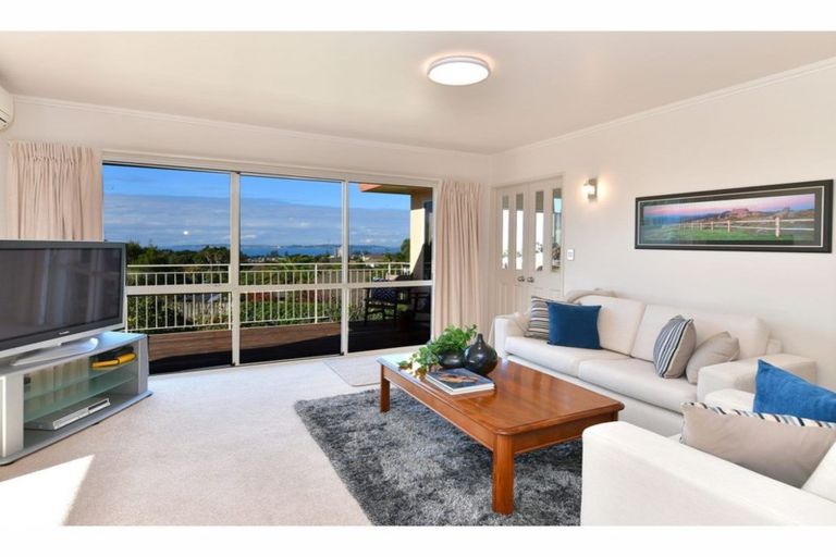 Photo of property in 4 Astor Place, Orewa, 0931
