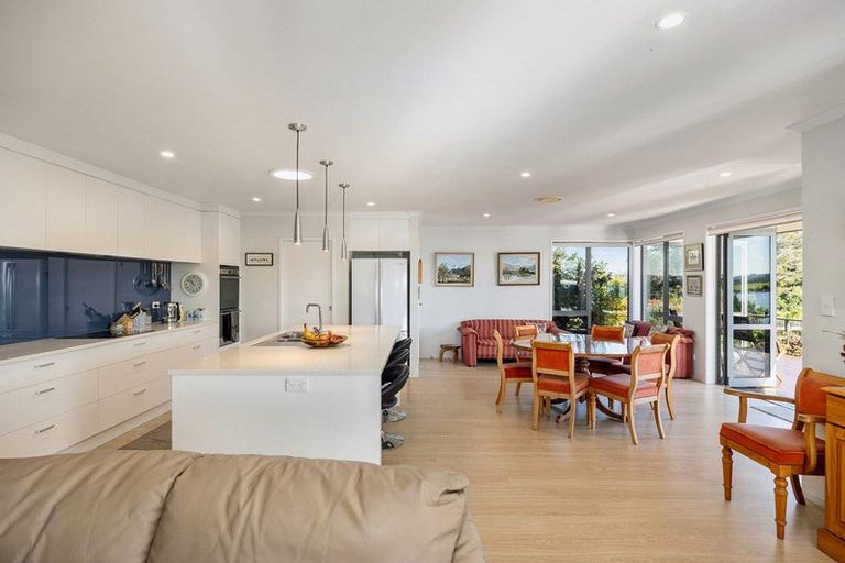 Photo of property in 6 Lees Cove, Karaka, Papakura, 2113