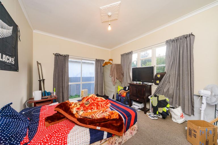 Photo of property in 5 Pahiatua Street, Hokowhitu, Palmerston North, 4410