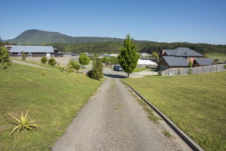 Photo of property in 7 Fantail Heights, Picton, 7220