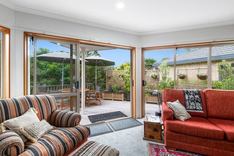Photo of property in 47 Red Hibiscus Road, Stanmore Bay, Whangaparaoa, 0932