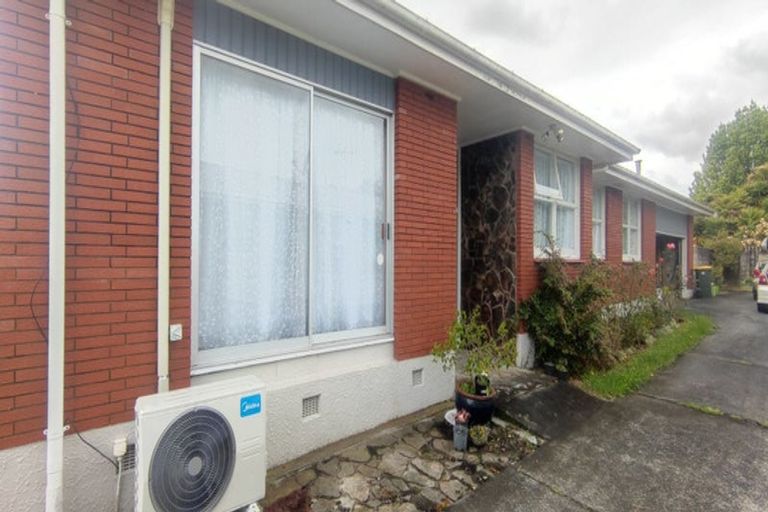 Photo of property in 6 Robert Grigg Place, Hamilton East, Hamilton, 3216