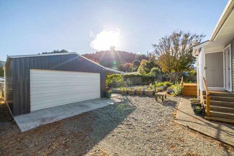 Photo of property in 9 Card Crescent, Featherston, 5710