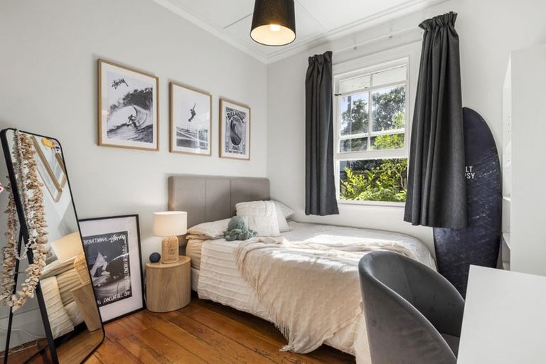 Photo of property in 17 Rangatira Road, Birkdale, Auckland, 0626