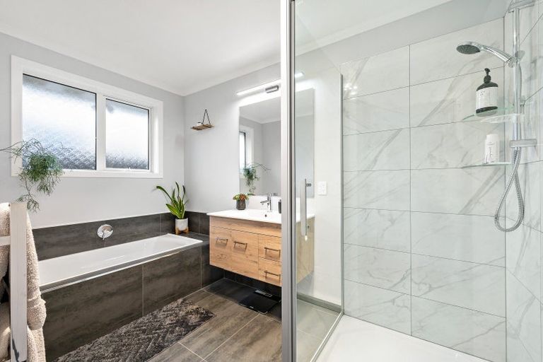 Photo of property in 38 Buddle Road, Wallaceville, Upper Hutt, 5018