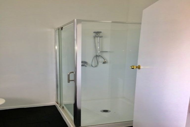 Photo of property in 318 West Coast Road, Glen Eden, Auckland, 0602