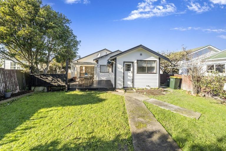 Photo of property in 9 Plunket Avenue, Petone, Lower Hutt, 5012