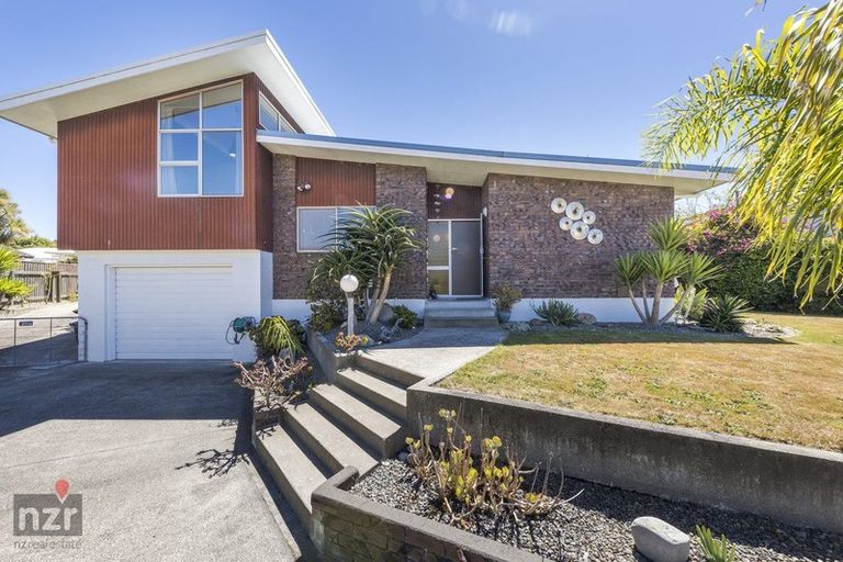 Photo of property in 32 Shelton Place, Feilding, 4702