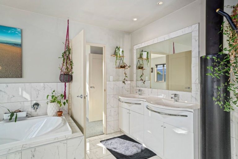 Photo of property in 4 Cherry Court, Wanaka, 9305