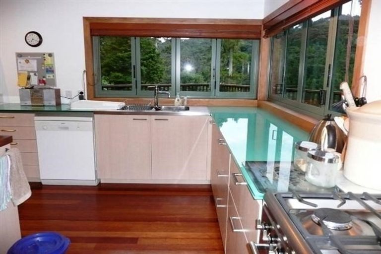 Photo of property in 52 Tram Valley Road, Swanson, Auckland, 0614