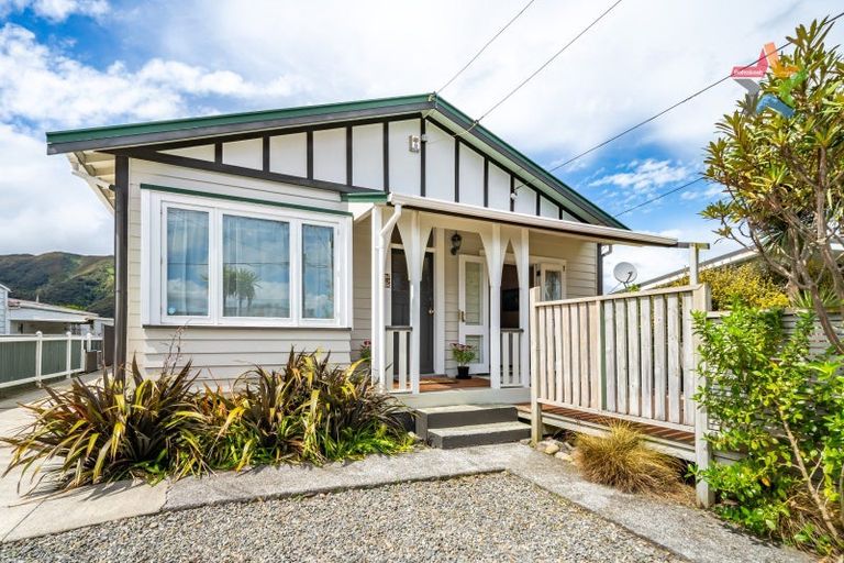 Photo of property in 40 Awamutu Grove, Waiwhetu, Lower Hutt, 5010