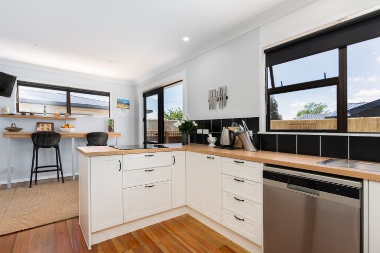 Photo of property in 22 Highbury Avenue, Highbury, Palmerston North, 4412