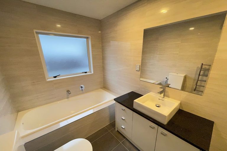 Photo of property in 11 Lucca Crescent, Flat Bush, Auckland, 2019