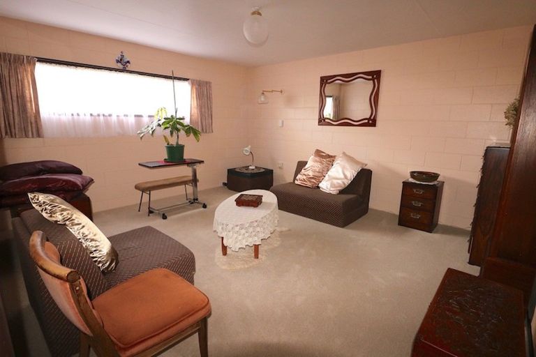 Photo of property in 28 Fairburn Road, Kaitaia, 0482