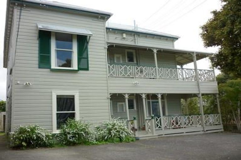 Photo of property in 1/165 Hinemoa Street, Birkenhead, Auckland, 0626