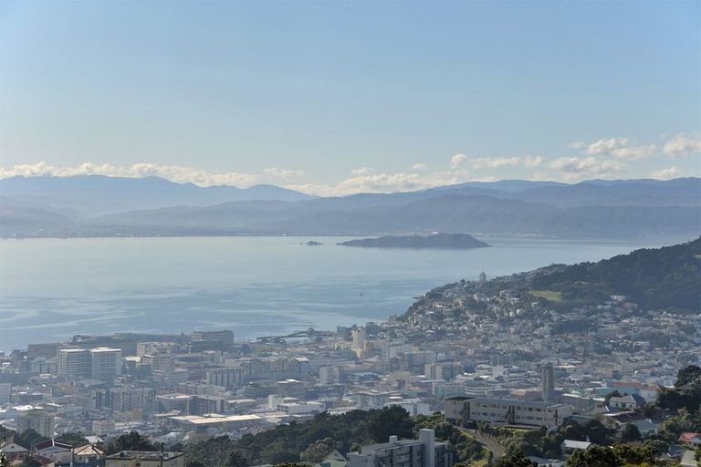 Photo of property in 84 Mitchell Street, Brooklyn, Wellington, 6021