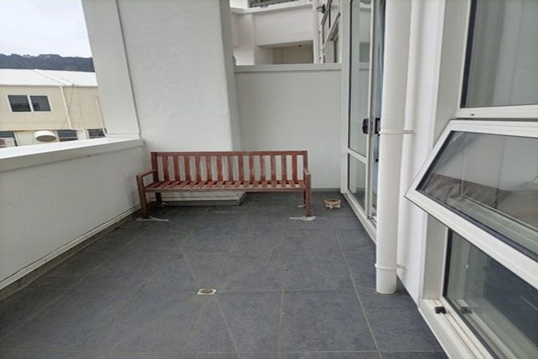 Photo of property in Stadium Garden Flats, 118/107 Thorndon Quay, Pipitea, Wellington, 6011