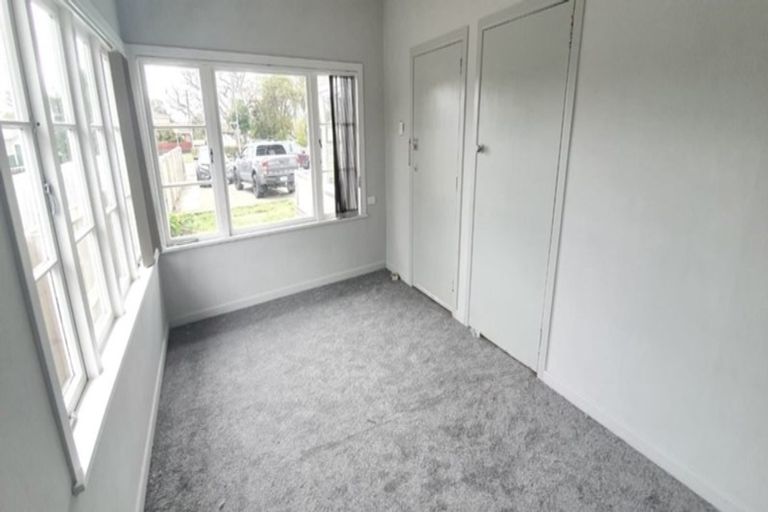 Photo of property in 33 Huia Road, Papatoetoe, Auckland, 2025