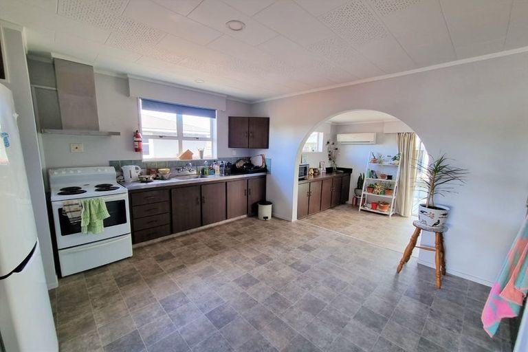 Photo of property in 27 Galway Avenue, Hokowhitu, Palmerston North, 4410