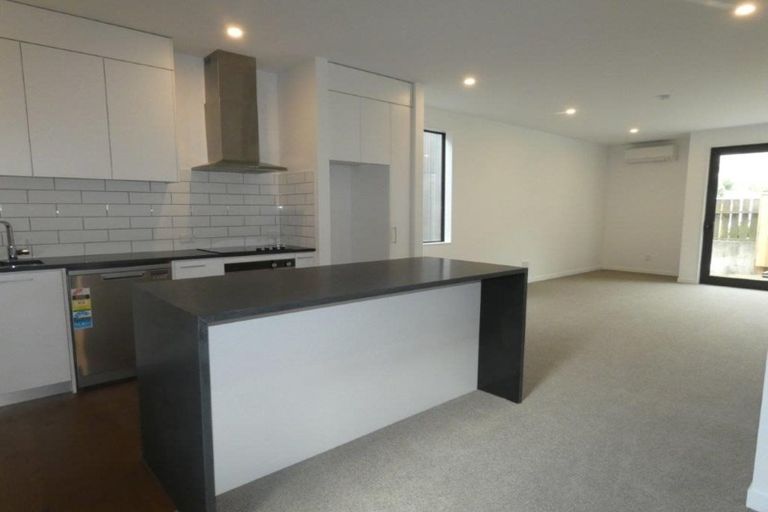 Photo of property in 11/20 Trent Street, Island Bay, Wellington, 6023