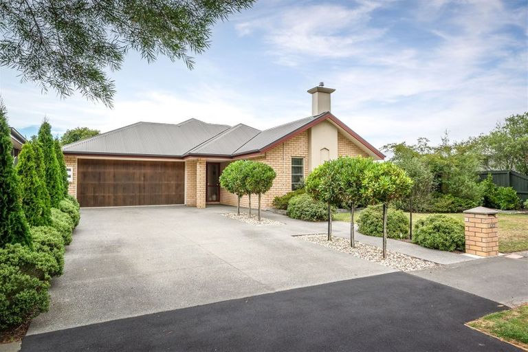 Photo of property in 132 Rothesay Road, Parklands, Christchurch, 8083