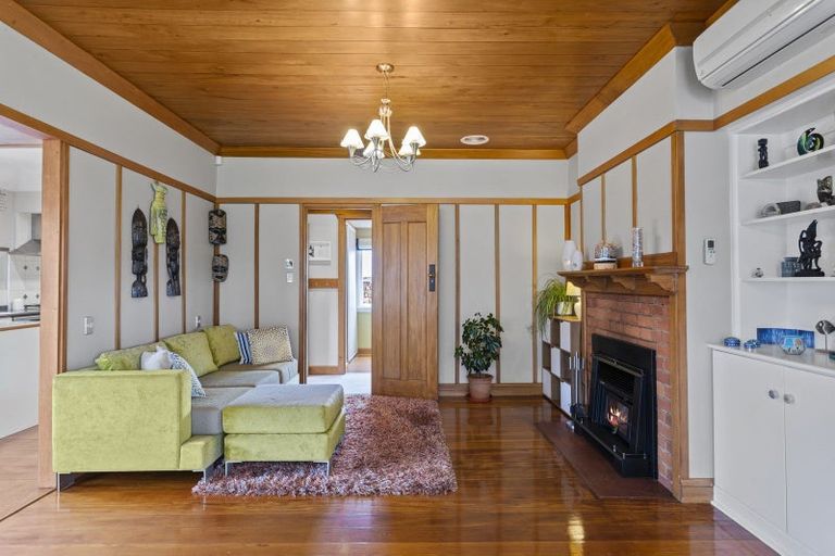 Photo of property in 2 Church Street, Amberley, 7410