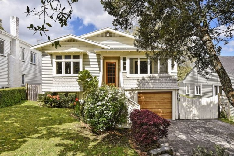 Photo of property in 5 Weston Avenue, Mount Albert, Auckland, 1025