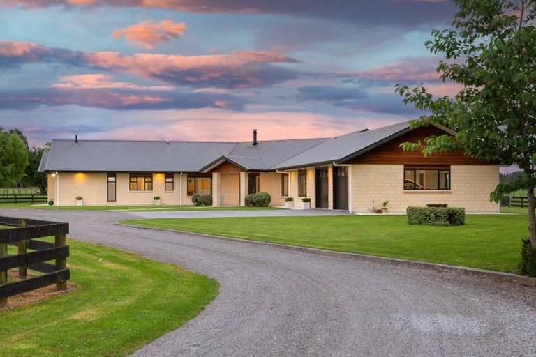 Photo of property in 2/53 Jellicoe Street, Greytown, 5712