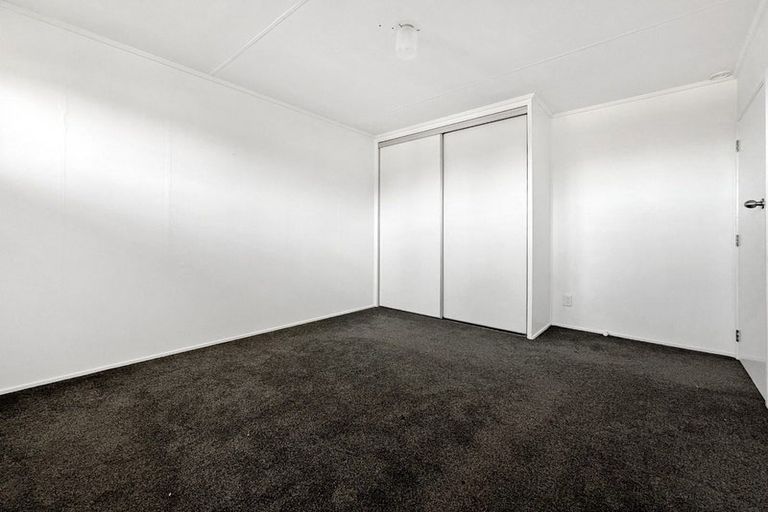 Photo of property in 1/8 Rewi Street, Torbay, Auckland, 0630