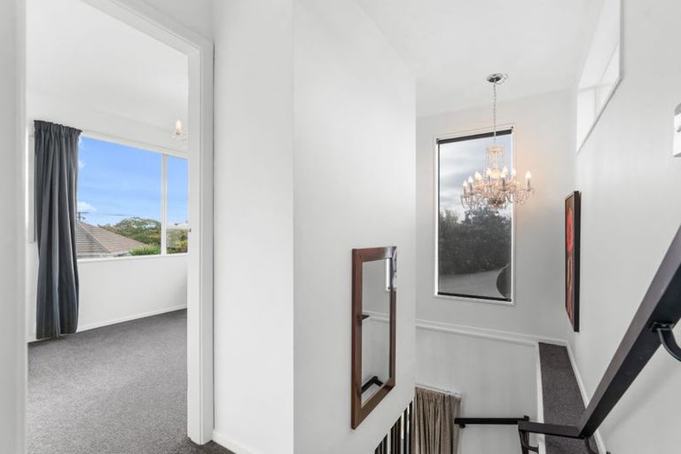 Photo of property in 21 Greendale Avenue, Avonhead, Christchurch, 8042