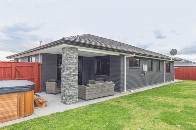 Photo of property in 17 Magnolia Crescent, Tawhero, Whanganui, 4501