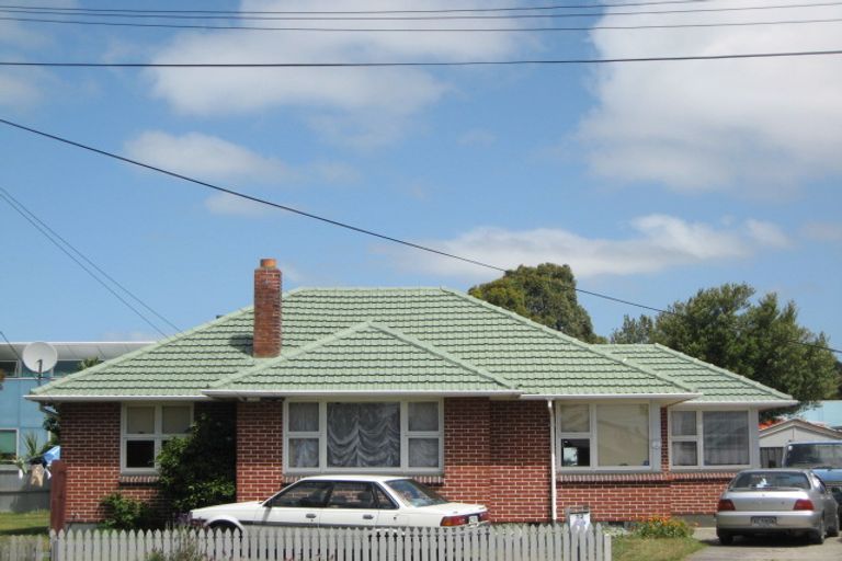 Photo of property in 12 Odie Place, Wainoni, Christchurch, 8061