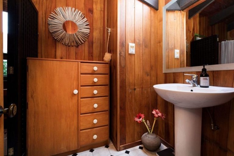 Photo of property in 12 Fairfax Terrace, Frankleigh Park, New Plymouth, 4310