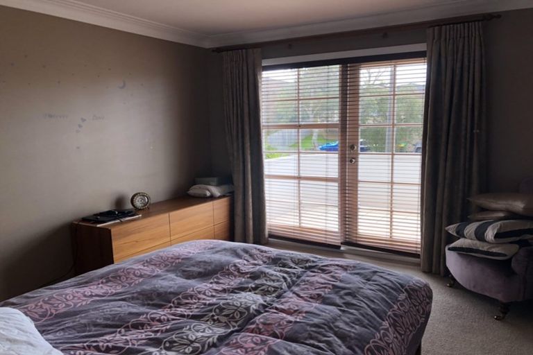 Photo of property in 14 Anna Watson Road, Half Moon Bay, Auckland, 2012