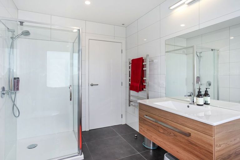 Photo of property in 28 Hillpark Drive, Pokeno, 2402