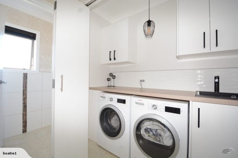 Photo of property in 17 Arthur Carwen Place, Pukekohe, 2120