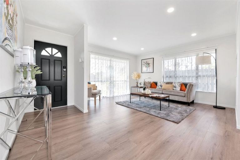 Photo of property in 13 Eroni Clarke Close, Flat Bush, Auckland, 2019